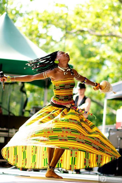 African Dancing, Dancing Photography, Dancing Art, African Dance, Jitterbug, Photography Music, Dance Movement, Poses References, Jive