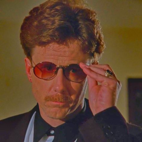 Richie Tozier 1990, Richie Tozier Aesthetic, 1990 Aesthetic, It Miniseries, 90s Film, Spotify Icons, Harry Anderson, Richie Tozier, 90s Films