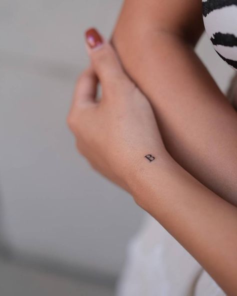 B Letter Tattoo, Tattoo On The Side, Ring Mehndi Design, Wrist Hand Tattoo, Letter B Tattoo, Fonts Typewriter, Minimalist Lettering, Simple Hand Tattoos, Side Hand Tattoos