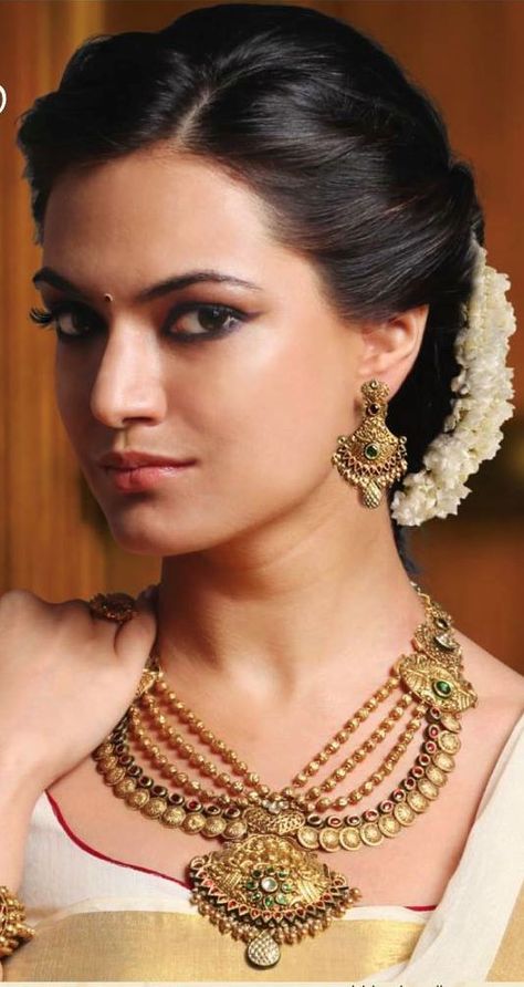 Indian Wedding Hairstyle - Classic Indian Bun With Flower Embellishment Wedding Hairstyles And Makeup, Indian Updo Hairstyles Weddings, South Indian Bride Hairstyle Front Side, Indian Updo Hairstyles, Indian Wedding Hair, Sanggul Modern, Hairstyles For Indian Wedding, Saree Hairstyles, Indian Marriage