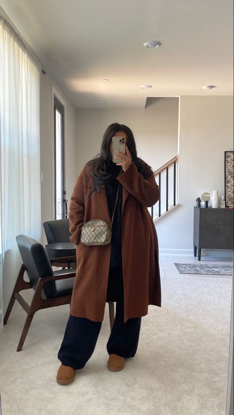 Vintage Gucci bag, winter outfit, matching set, uggs Winter Outfits Big Size, Autumn Outfits In Japan Plus Size, Plus Size Cute Winter Outfits, Size 16 Casual Outfits, J Crew Plus Size Outfits, Midsize Winter Outfits 2024, Mid Size Cozy Outfits, Winter Outfits Xl Size, Womens Plus Size Winter Outfits