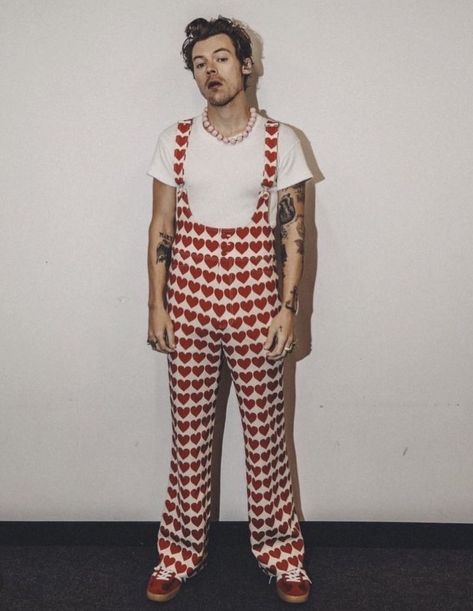 Follow my board ‘Harry Styles Outfits’ @peachylaurent Harry Styles Red Heart Outfit, Harry Styles Heart Dungarees, Harry Styles White Outfit, Harry Styles Outfit Recreation, Harry Styles Dress Up, Harry Styles Concert Outfit Ideas Men, Harry Styles Themed Birthday Party Outfit, Harry Style Outfits, Harry Styles Bitmoji Outfits