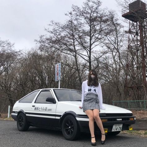 Car Show Girls, Corolla Ae86, Auto Hyundai, Kereta Sport, Ae 86, Jdm Girls, Classic Japanese Cars, Jdm Wallpaper, Best Jdm Cars