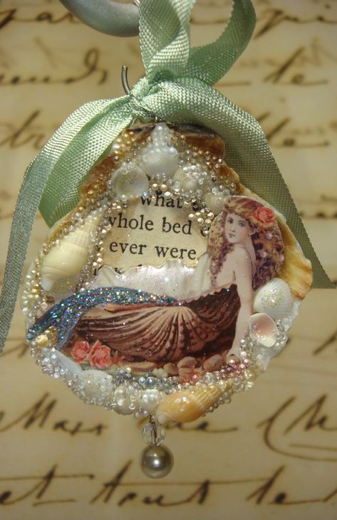 Natal, Seashell Decoupage, Sea Treasure, Art Coquillage, Mermaid Christmas, Mermaid Crafts, Nautical Crafts, Mermaid Ornament, Beachy Christmas