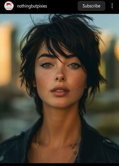 Short Haircuts, Short Curly Hair, Short Summer Hair, New Short Hairstyles, Summer Hair Color, Short Hair With Layers, Trendy Short Hair Styles, Free Makeup, Short Hair Cuts For Women