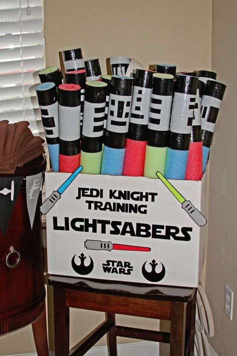 Knight Training, Star Wars Theme Birthday, Star Wars Birthday Party Ideas, Star Wars Themed Birthday Party, Yoda Party, 4de Verjaardag, Star Wars Baby Shower, Star Wars Theme Party, Jedi Training