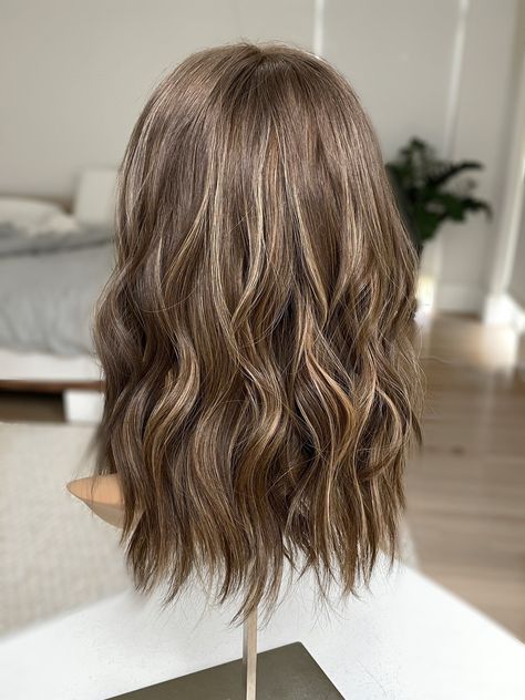 Balayage, Small Blonde Highlights, Small Highlights In Brown Hair, Cool Toned Brunette, Half Head Highlights, Hairstyles With Blonde Highlights, Cap Highlights, Dark Blonde Highlights, Cut Bangs