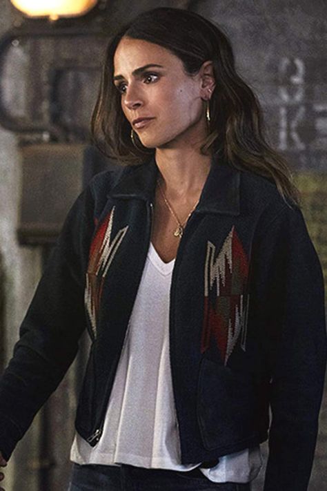 Mia Torreto Fast And Furious, Mia Fast And Furious Outfits, Jordana Brewster Fast And Furious, 2000s Women, Mia Toretto, Fast And Furious Cast, Jordana Brewster, Movie Costumes, Genuine Leather Jackets