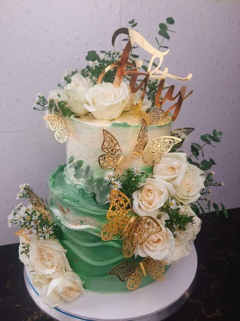 Floral And Butterfly Cake, Sweet 16 Cake Green And Gold, Emerald Green Butterfly Cake, Enchanted Forest Cakes Quinceanera, 15 Cakes Quinceanera Green, Enchanted Forest Quince Cake, Green Quince Cake, Green Sweet 16 Cake, Enchanted Forest Theme Quinceanera Cake