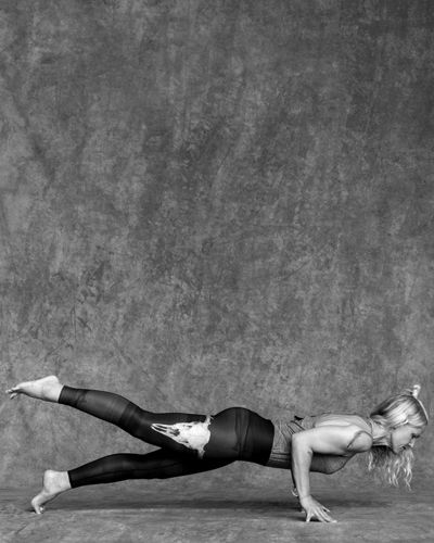 Yoga Photoshoot Ideas, Yoga Foto's, Mobility Yoga, Morning Yoga Sequences, Photo Yoga, Hard Yoga, Hard Yoga Poses, Yoga Poses Photography, Yoga Girls