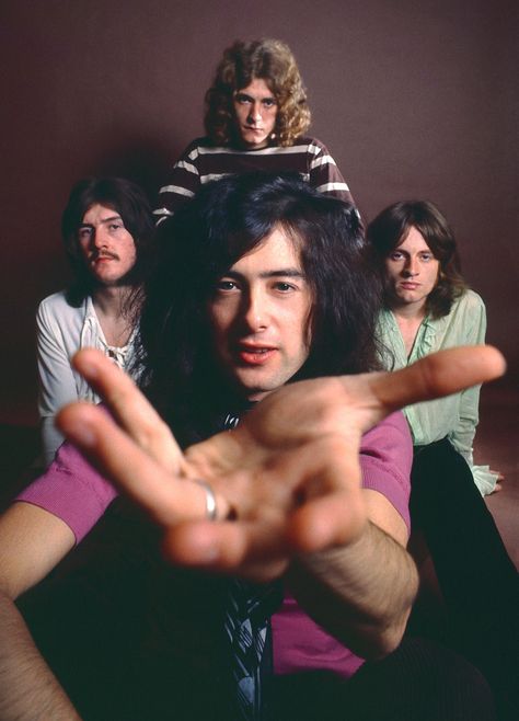 Led Zeppelin Gets Into Your Soul | The New Yorker Band Poses, Led Zeppelin Ii, Band Photoshoot, Led Zepplin, Band Photography, John Paul Jones, John Bonham, Led Zep, Musica Rock