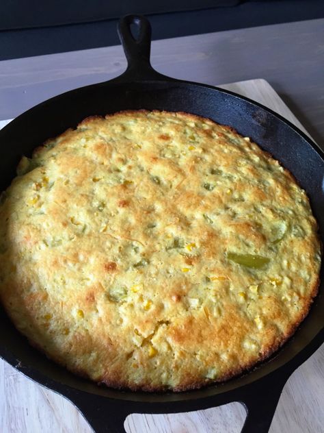 Chili Relent Cornbread, Chiles Rellenos Cornbread Recipe, Chile Relleno Cornbread Casserole, Chilles Rellenos Cornbread, Chilli Relleno Cornbread, Green Chili And Cheese Cornbread, Chilies Rellenos Cornbread, Chile Rellenos Cornbread, Green Chili Cornbread Jiffy