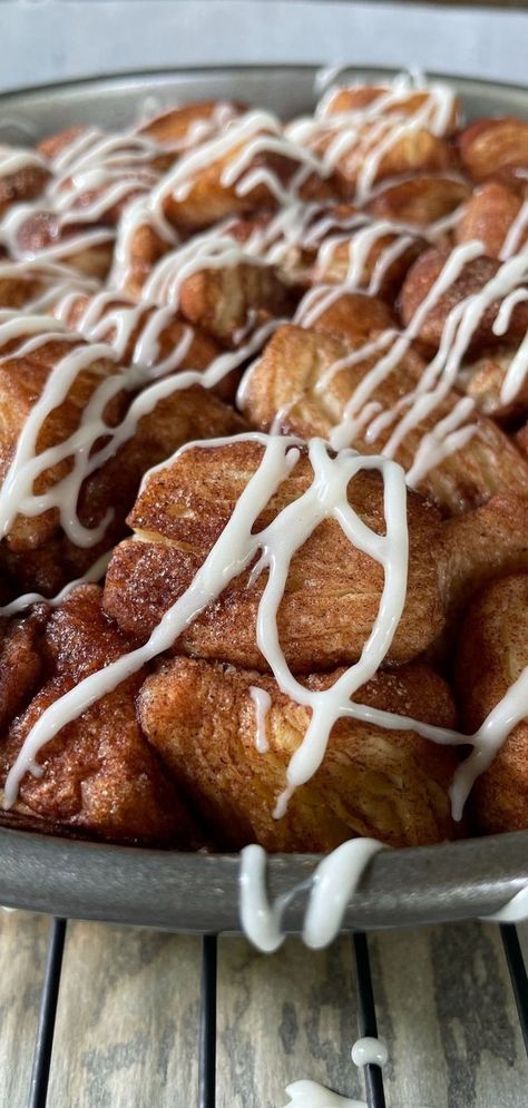 A pan of griddle baked monkey bread. Blackstone Desserts, Easiest Dessert Recipes, Michigan Food, Easiest Dessert, Deserts Easy, Griddle Recipes, Griddle Cooking, Blackstone Griddle, Easy To Make Desserts