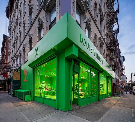 LV1 – Fubiz Media Burger Bar, Interactive Billboard, Eyewear Retail, Louis Vuitton Store, Verde Neon, Green Furniture, Lower East Side, Green Rooms, Pop Up Stores