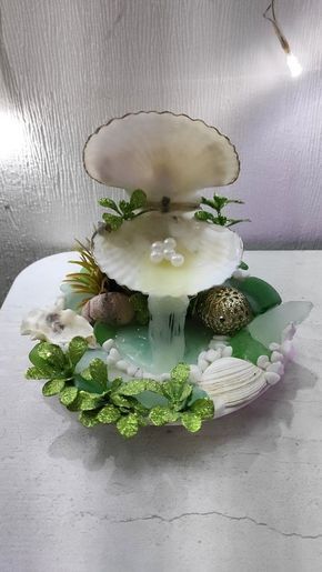 Art Coquillage, Seashell Projects, Fairy Garden Crafts, Tanah Liat, Shell Crafts Diy, Sea Crafts, Tables Diy, Painting Idea, Seashell Art