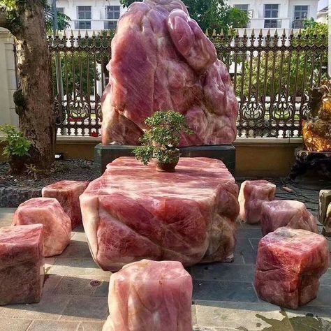 Rose quartz outdoor furniture Crystal Furniture, Spiritual Vibes, Backyard Greenhouse, Design Fails, Red Quartz, Pretty Rocks, Bad Design, Yummy Smoothies, Crystal Decor