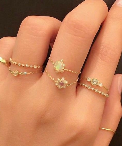 Cincin Diy, Rings Aesthetic, Indie Jewelry, Pola Gelang, Dope Jewelry, Jewelry Lookbook, Hand Jewelry, Girly Jewelry, Jewelry Inspo