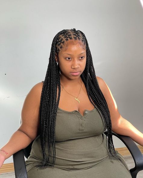 Fulani Braids Plus Size, Fulani Criss Cross Braids, Cross Stitch Hairstyles, Conrows In The Front Knotless Braids In The Back, Braids Curls Hairstyles, Cris Cross Fulani Braids, Fulani Braids Criss Cross, Stitch Braids With Box Braids, Medium Fulani Braids With Design