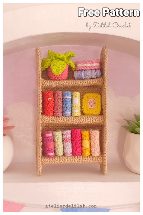 Crochet Doll House Free Pattern, Crochet Book Ornament, Crochet Mini Book Pattern, Miniature Dollhouse Crochet Patterns Free, Book Crochet Pattern Free, Crochet Dollhouse Furniture, Miniature Crochet Dollhouse, Amigurumi Book Pattern, Cute Little Crochet Gifts