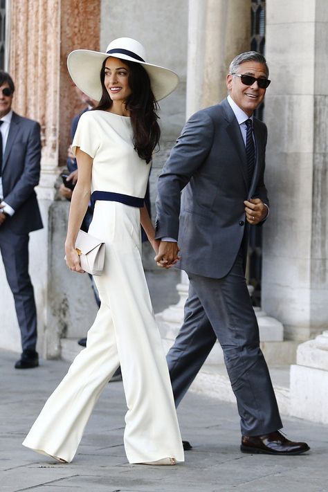 Amal Alamuddin Style, White Pantsuit, Celebrity Wedding Dresses, Bridal Jumpsuit, Amal Clooney, Stylish Couple, Young Professional, Modieuze Outfits, George Clooney