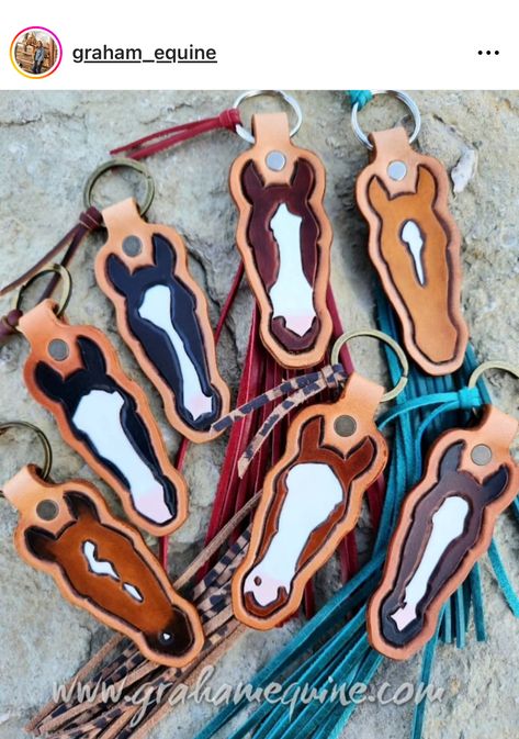 Leather Horse Keychain, Leather Keychain Diy, Horse Tack Diy, Money Making Projects, Handmade Leather Work, Diy Projects To Make And Sell, Horse Keychain, Custom Leather Work, Leather Working Patterns