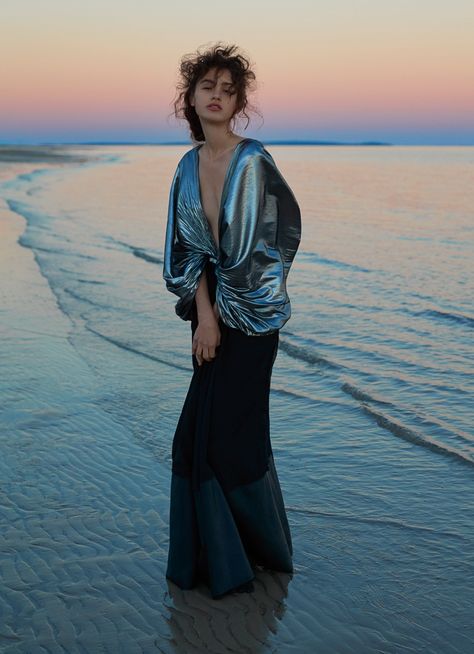 Haute Couture, Editorial Photography Outdoor, Beach Fashion Shoot, Beach Fashion Editorial, Outdoor Magazine, Fashion Editorial Photography, Beach Editorial, Inspiration Photoshoot, Beach Inspiration