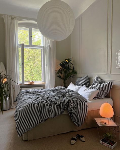 Redecorate Bedroom, Dream Room Inspiration, Room Makeover Bedroom, Room Makeover Inspiration, Apartment Inspiration, Bedroom Aesthetic, Cozy Room, Room Inspiration Bedroom, Room Ideas Bedroom