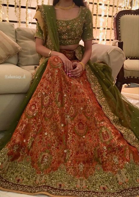 Mehndi Wedding Dress, Colorful Lengha, Mehendi Bridal Outfit, Dholki Bride, Mehendi Outfits For Bride, Simple Mehndi Dresses, Mehndi Dress For Bride, Mehandi Dress, Mehendi Bridal