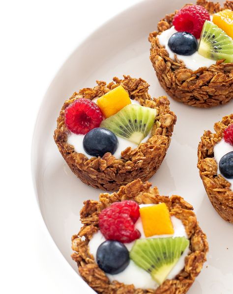 Granola cups (Kid Friendly!) - Chef Savvy Granola Yogurt Cups, Granola Parfait Cups, Breakfast Granola Cups, Granola Cups, Chocolate Protein Balls, Granola Yogurt, Easy Granola Recipe, Chef Savvy, Granola Parfait