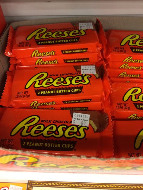 Essen, Resses Puffs Eat Em Up, Reese's Aesthetic, Reeses Aesthetic, Reeses Pumpkin, Life Could Be A Dream, Reeses Candy, Reese's Chocolate, Reeses Cups
