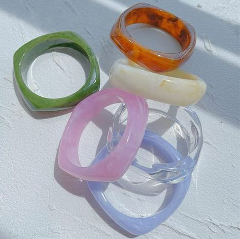 Acrylic Bangles, Chunky Bangles, Dream Things, Jewelry Bangles, Acrylic Bracelet, Colorful Bangles, Creative Jewelry Photography, Accessories Business, College Ideas