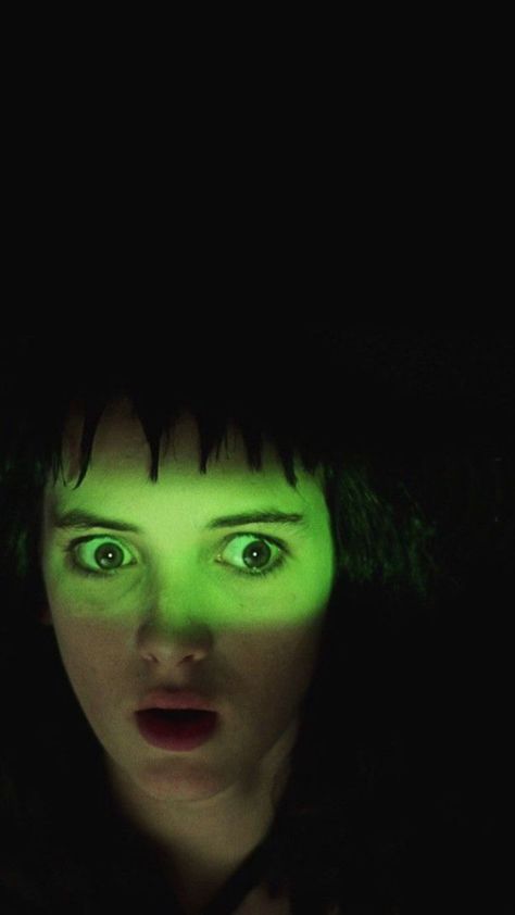 Horror Movie Stills Aesthetic, Horror Lock Screen Wallpaper, Tim Burton Movie Stills, Vintage Horror Art Aesthetic, Halloween Movie Stills, Tim Burton Photography, 80s Halloween Wallpaper, 80s Cinema Aesthetic, Beetlejuice Photography