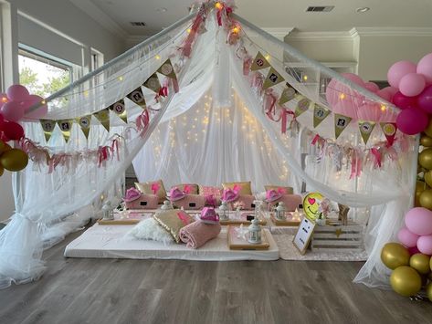 One Big Sleepover Tent, Slumber Party Pallet, Slumber Party Canopy, Tent Fort Sleepover, Glamping Birthday Party Tents Diy, Canopy Sleepover Slumber Parties, Slumber Party Balloon Garland, Diy Canopy Tent Sleepover, Indoor Tent Sleepover