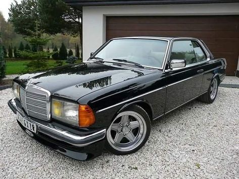 Coupe, Mercedes 230, Mercedes Benz Interior, Mercedes 280, Mercedes W123, Bmw Vintage, Old Mercedes, Mercedes Benz 190e, Datsun Car