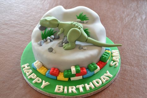 Lego Dinosaur Cake Lego Dinosaur Cake, Birthday Ideas For Boys, Dinosaur Cake Pops, Ideas Cake Birthday, Dinosaur Cakes, Lego Dino, Jake Cake, Lego Dinosaur, Lego Birthday Cake