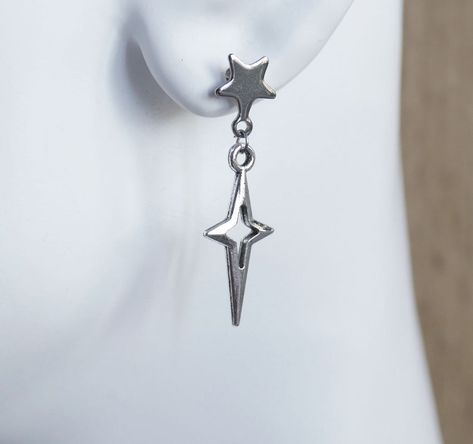 Small Silver Jewelry, Star Earrings Aesthetic, Star Jewelry Aesthetic, Star Clothes, Star Outfits, Bracelet Connectors, Star Accessories, Star Outfit, Star Bag