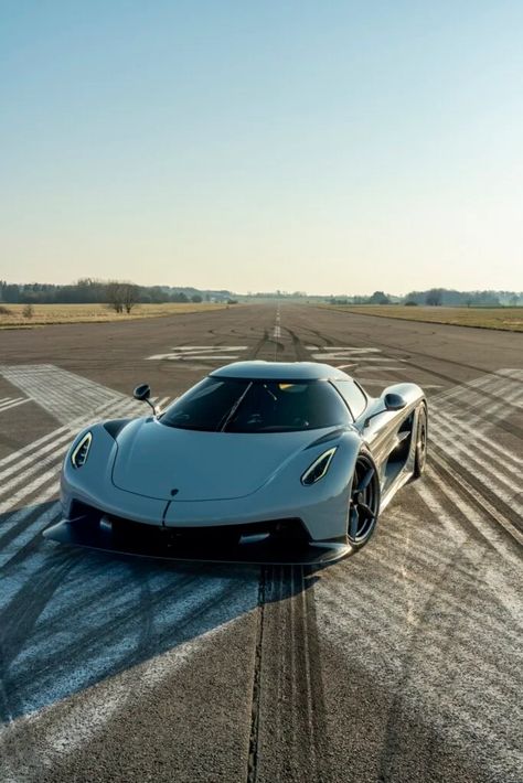 Koenigsegg's Factory Tests Of The Jesko Absolut Show A Top Speed Of 330 Mph Jesko Koenigsegg, Koenigsegg Jesko Absolut, Koenigsegg Jesko, Fast Sports Cars, Pimped Out Cars, Dodge Challenger Srt, Most Expensive Car, Mustang Cars, Best Luxury Cars