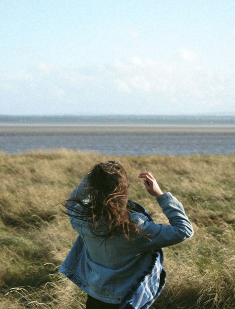 Windy day #aesthetic #beach #wind #autumn #mood Nature, Element Wind Aesthetic, Hair Wind Photography, Air Wind Aesthetic, Wind Aesthetic Element, Wind Element Aesthetic, Windy Weather Aesthetic, Windy Day Aesthetic, Air Element Aesthetic