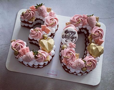 Cake Designs For 30th Birthday Woman, 21st Number Cakes, Number Birthday Cakes For Adults, 40th Number Cake, Rose Tip Cake Decorating, 30th Number Birthday Cake, 26 Number Cake, Number Birthday Cakes For Women, 27 Number Cake