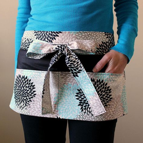 Basic Utility Free Apron Pattern | Do you do craft shows?  This apron is handy while you busy behind the table.  Whip one up tonight! Vendor Apron Pattern Free Easy, Tool Apron Pattern, Craft Show Apron, Apron For Sewing, Half Apron Patterns Free, Craft Apron Pattern Free, Vendor Apron Pattern Free, Utility Apron Pattern Free, Half Apron Pattern Free Easy