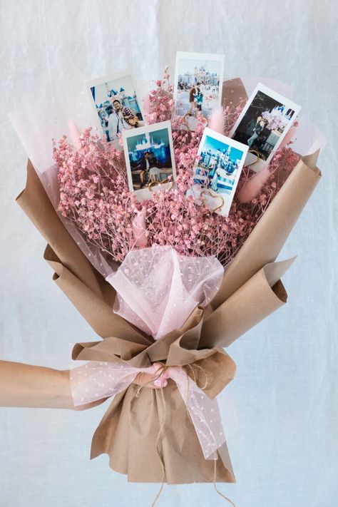 Polaroid Bouquet, Marriage Box, Diy Bouquet Wrap, Military Retirement, Gifts Box, Flower Bouquet Diy, Flower Box Gift, Flower Gift Ideas, Box Gifts