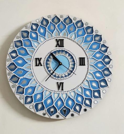 Lippon Art Wall Clock, Shree Krishna Lippan Art, Lippan Art Triangle Shape, Lippan Art Mirror Watch, Lippan Art Mirror Wall Clock, Mfd Board Art, Lippan Clock Art, Lippan Art Watch, Blue Lippan Art