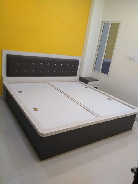 Ply Wood Bed, Farnichar Design Bed, Plywood Bed Design Modern, Plywood Box Bed Design, Room Decor Bedroom Anime, Plywood Bed Design, Room Decor For Small Bedrooms, Double Bed Design Modern, Bedroom Room Decor Ideas