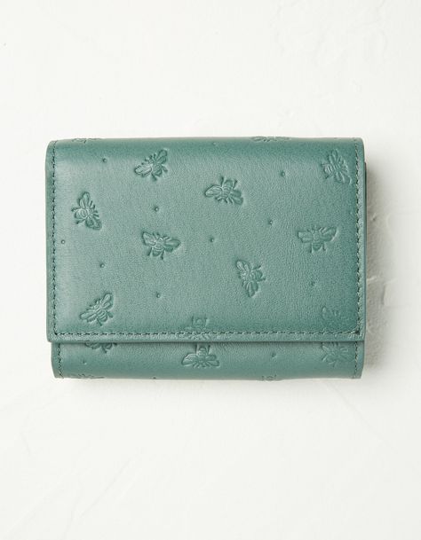 Pretty Wallet, Cool Wallets, Wallet Aesthetic, Bee Purse, Leather Embossing, Tweed Purse, Dark Acadamia, Cute Wallet, Wallet Cute