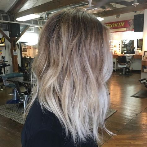 Cool Toned Root Stretch Balayage Haircolor, Ash Blonde Hair Colour, Ash Blonde Balayage, Summer Balayage, Shadow Root, Stunning Hairstyles, Hairstyles To Try, Effortless Hairstyles, Ash Blonde Hair