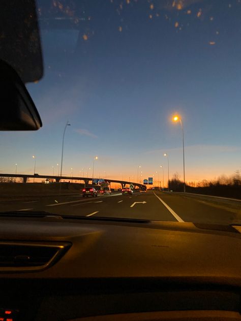 Car Esthetic Pic, Car Sunset Pictures, Car View From Inside Aesthetic, Car View From Inside, Inside Car Pics, Driver Seat Pictures, Inside Car Pictures, Sunset Car Aesthetic, Sunset From Car