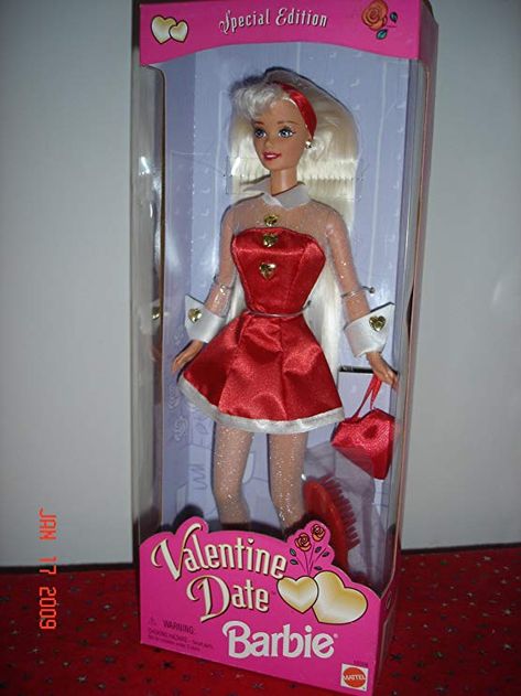 Barbie Valentine, Valentine Board, Valentine Date, Devian Art, Vintage Barbie Clothes, Im A Barbie Girl, Holiday Barbie, Barbie Toys, Valentine Special