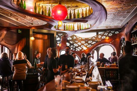 Best Restaurants in Toronto: All the Places You Need to Try Now - Thrillist Best Restaurants In Toronto, Drake Hotel, Late Night Food, Rich Food, Toronto Restaurants, Cozy Patio, City Restaurants, Best Bars, Dive Bar