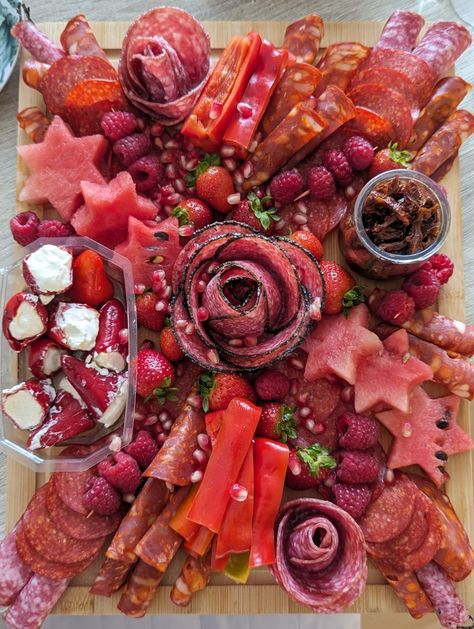 Red Charcuterie Board Ideas, Colour Party Food Boards, Pink Snacks For Party Food Ideas, Pink And White Bachelorette Party, Pink Charcuterie Board, Red Food Party, Rainbow Charcuterie, Sliced Bell Pepper, Sleepover Themes