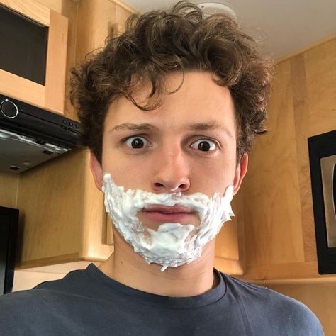 Thomas Hiddleston, Tomholland Spiderman, Harrison Osterfield, Tom Hollan, Tom Holand, Karakter Marvel, Tom Holland Imagines, Tom Holland Peter Parker, Pahlawan Marvel